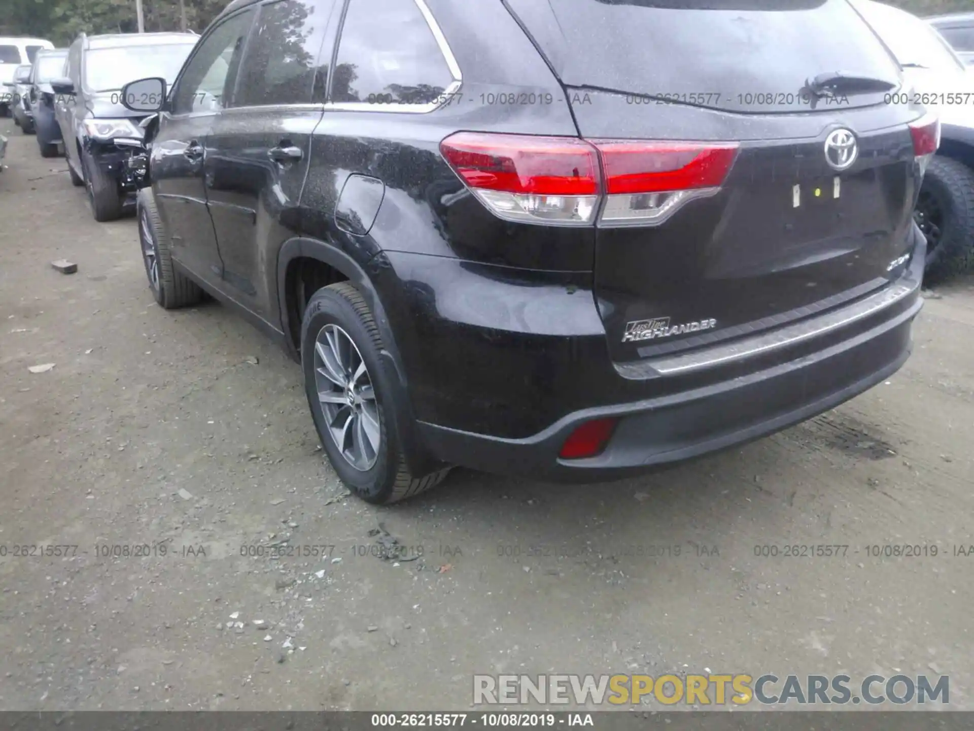 3 Photograph of a damaged car 5TDJZRFH3KS992954 TOYOTA HIGHLANDER 2019