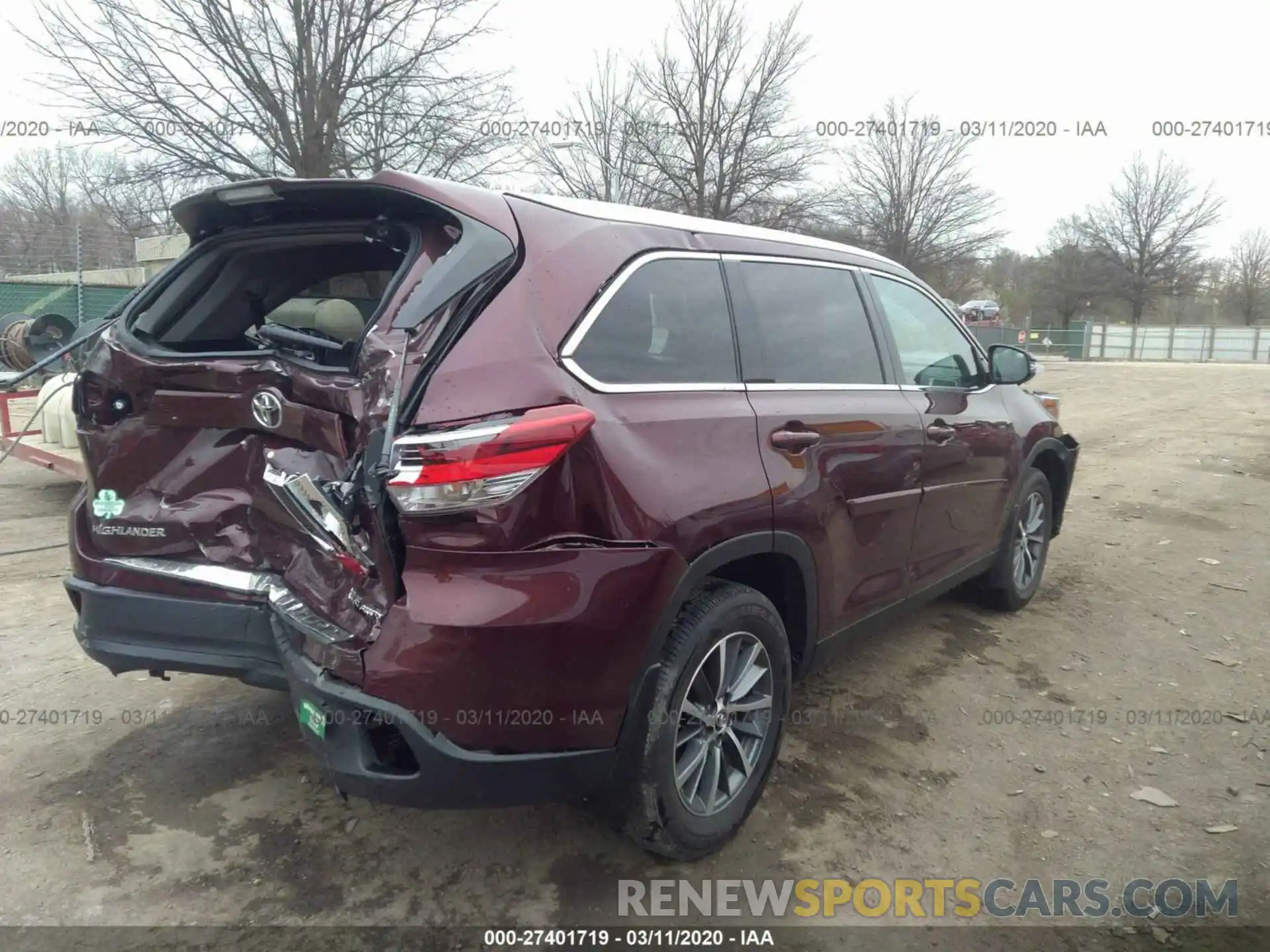 4 Photograph of a damaged car 5TDJZRFH3KS994073 TOYOTA HIGHLANDER 2019