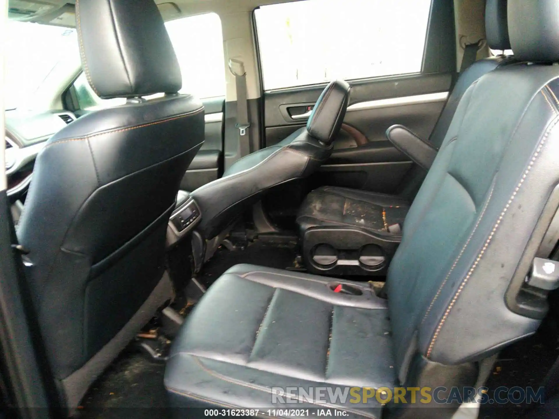 8 Фотография поврежденного автомобиля 5TDJZRFH4KS563824 TOYOTA HIGHLANDER 2019