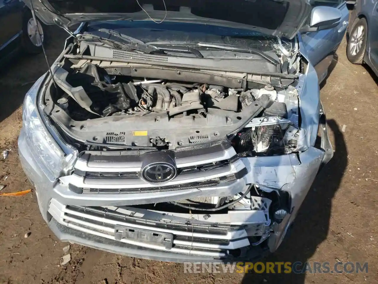 7 Photograph of a damaged car 5TDJZRFH4KS564696 TOYOTA HIGHLANDER 2019