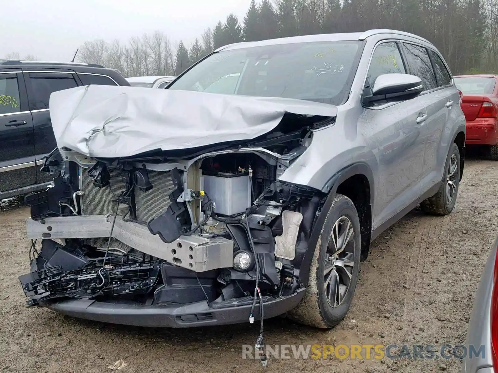 2 Photograph of a damaged car 5TDJZRFH4KS565010 TOYOTA HIGHLANDER 2019