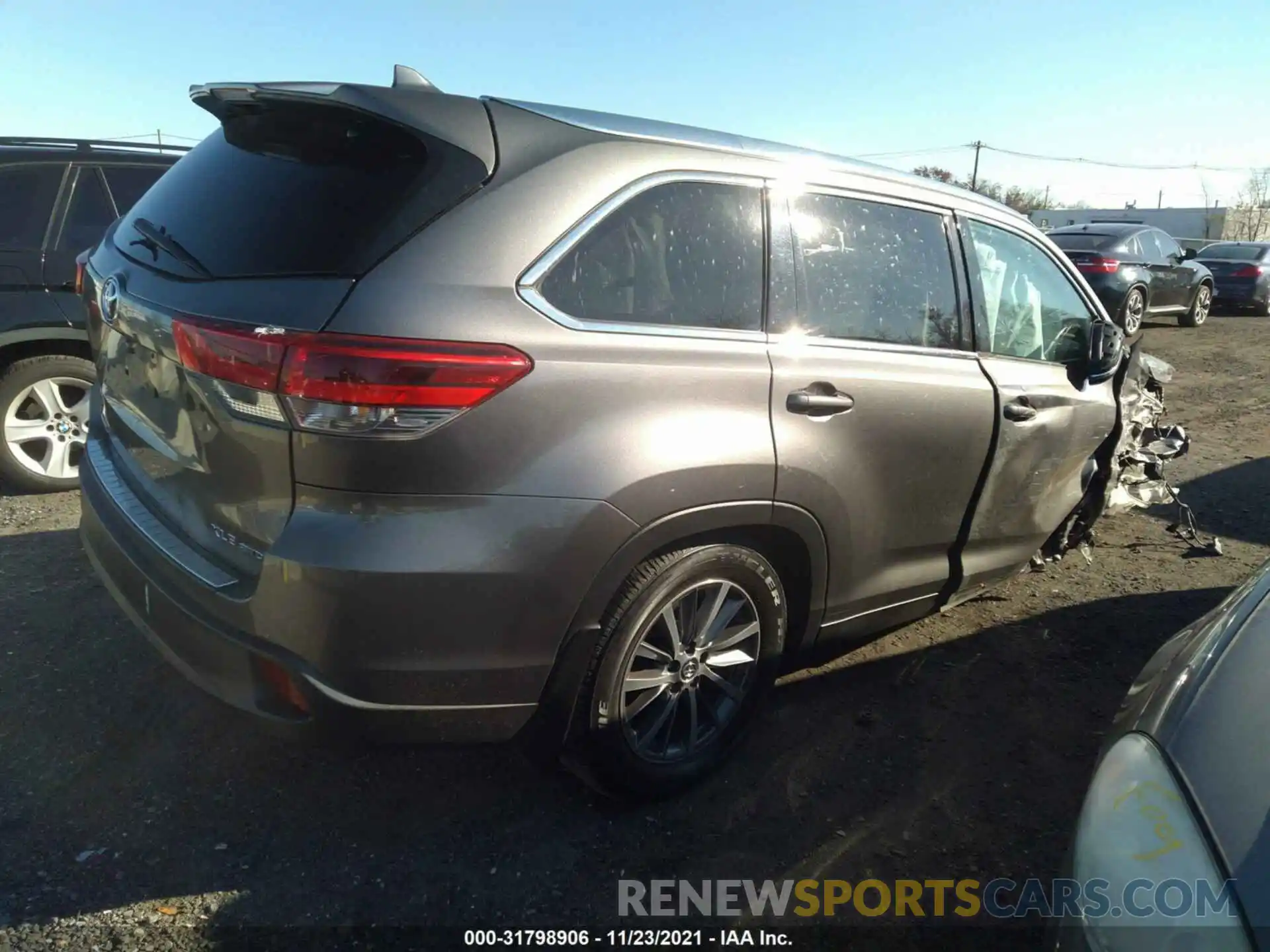 4 Фотография поврежденного автомобиля 5TDJZRFH4KS565136 TOYOTA HIGHLANDER 2019