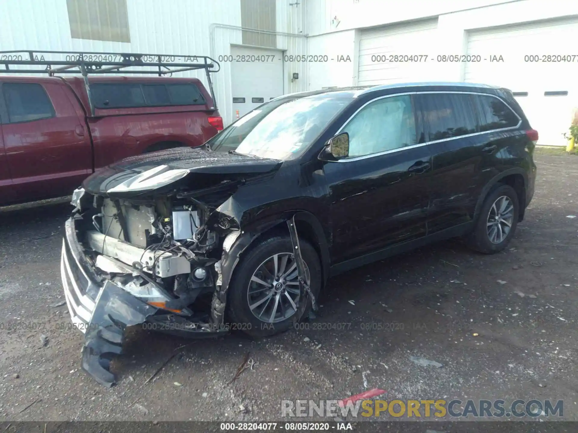 2 Photograph of a damaged car 5TDJZRFH4KS570322 TOYOTA HIGHLANDER 2019