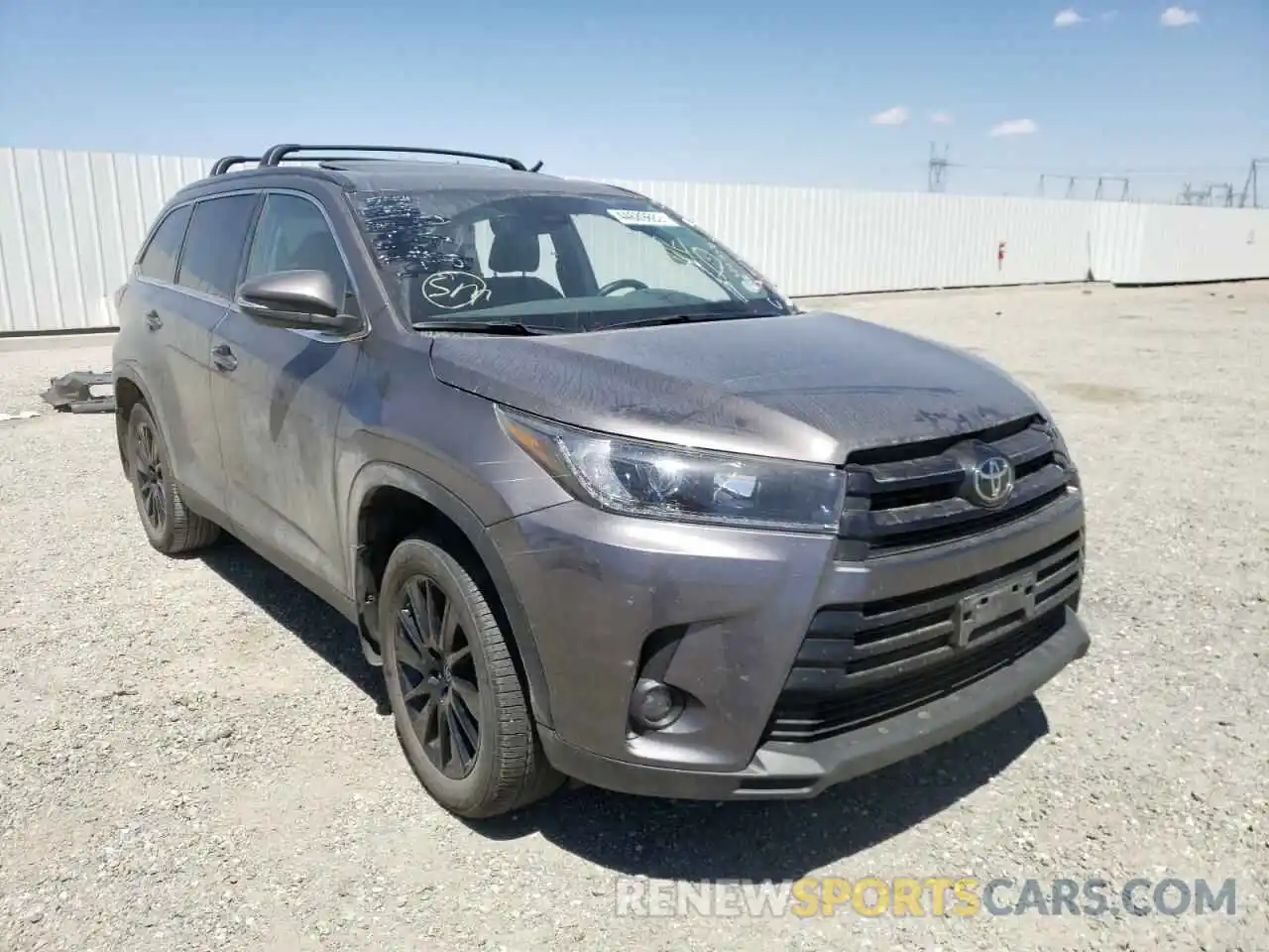 1 Photograph of a damaged car 5TDJZRFH4KS570403 TOYOTA HIGHLANDER 2019