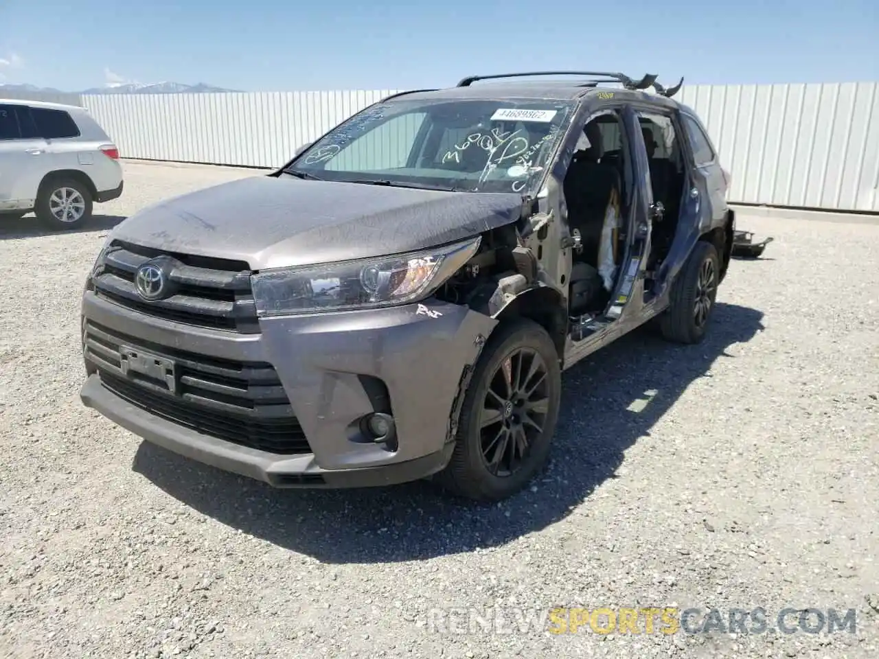 2 Фотография поврежденного автомобиля 5TDJZRFH4KS570403 TOYOTA HIGHLANDER 2019