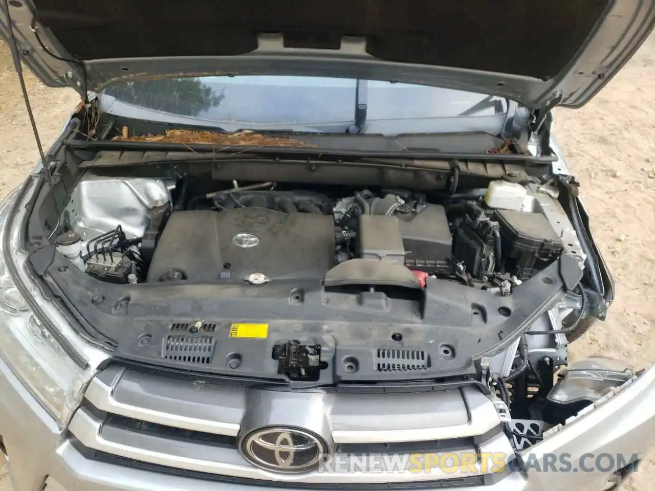 7 Photograph of a damaged car 5TDJZRFH4KS577299 TOYOTA HIGHLANDER 2019