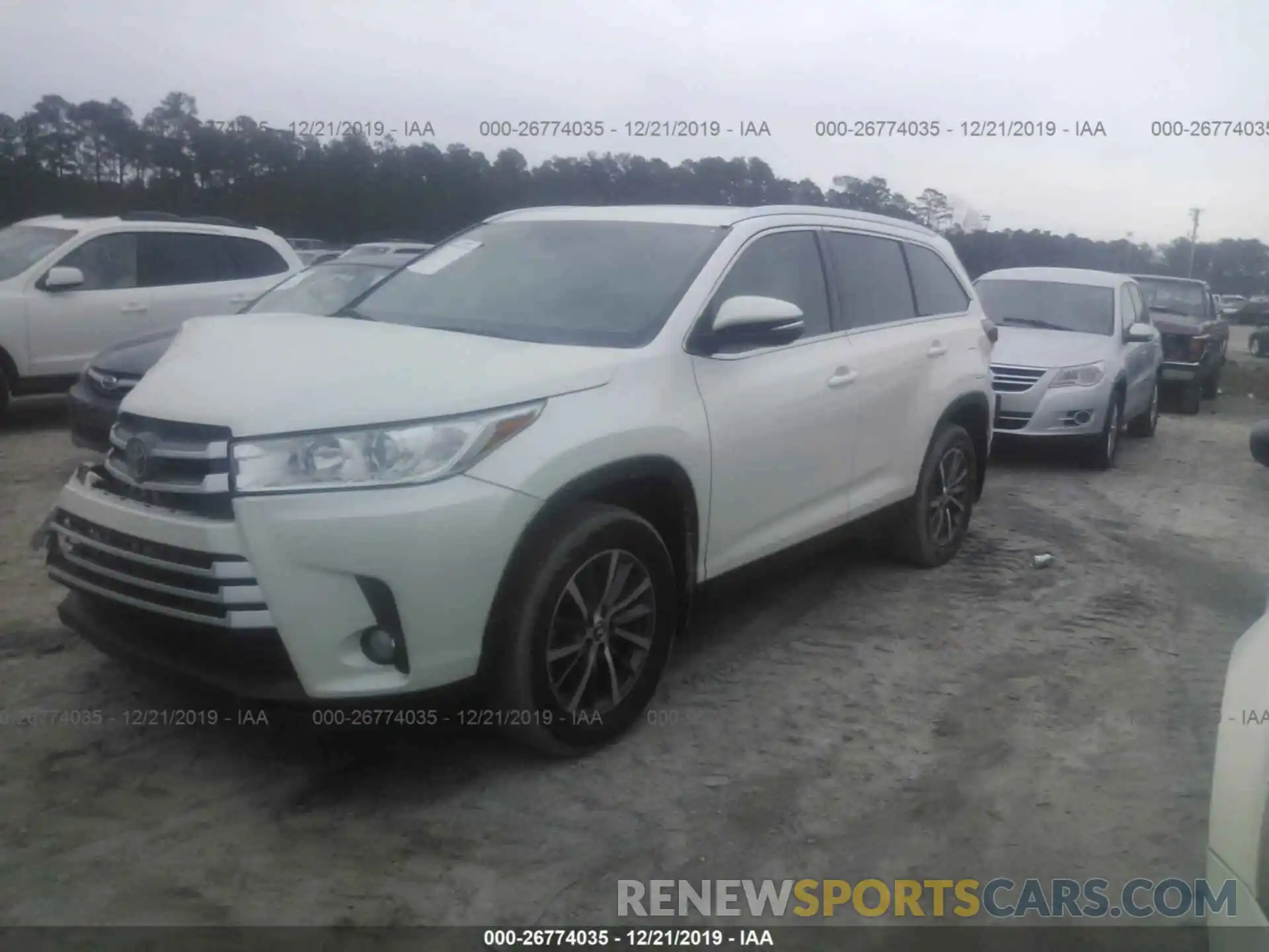 2 Photograph of a damaged car 5TDJZRFH4KS577660 TOYOTA HIGHLANDER 2019