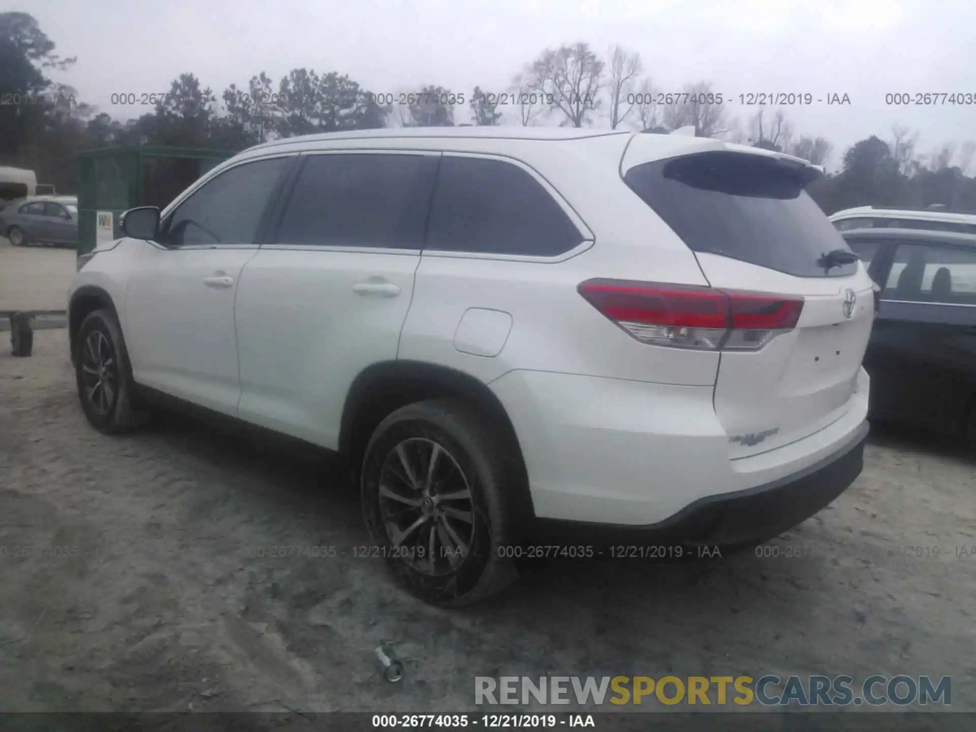 3 Photograph of a damaged car 5TDJZRFH4KS577660 TOYOTA HIGHLANDER 2019