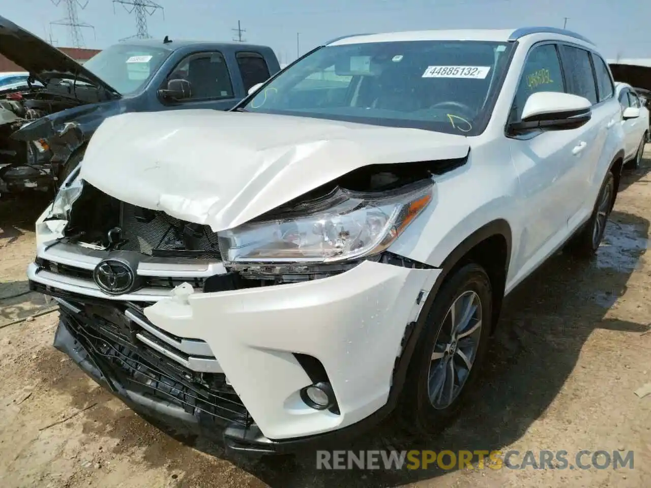 2 Photograph of a damaged car 5TDJZRFH4KS577920 TOYOTA HIGHLANDER 2019