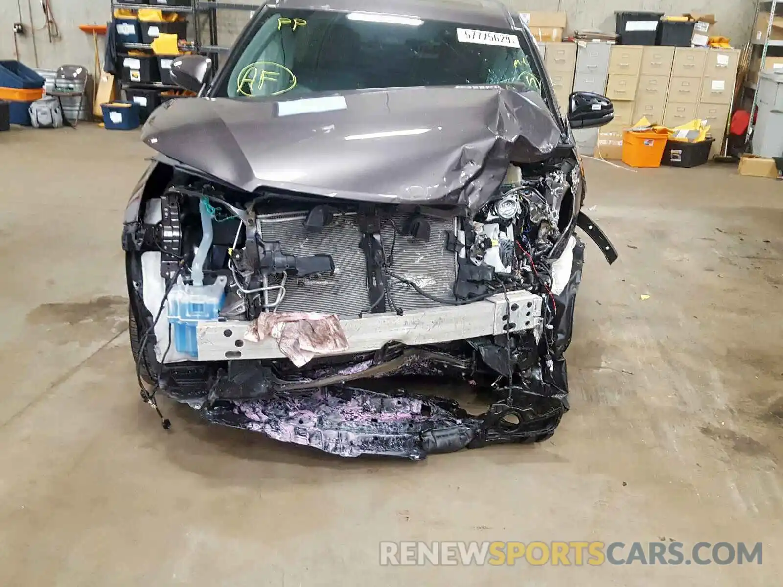 9 Photograph of a damaged car 5TDJZRFH4KS578937 TOYOTA HIGHLANDER 2019