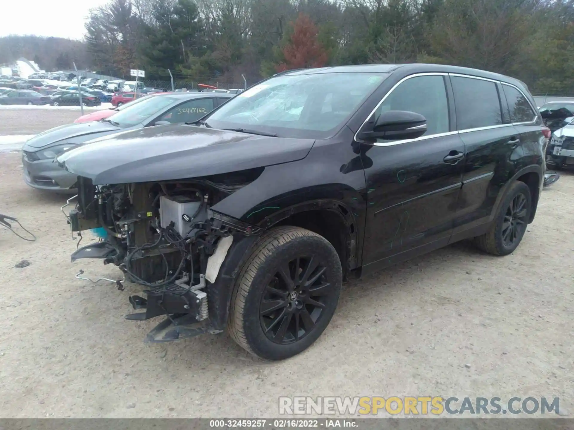 2 Photograph of a damaged car 5TDJZRFH4KS580042 TOYOTA HIGHLANDER 2019