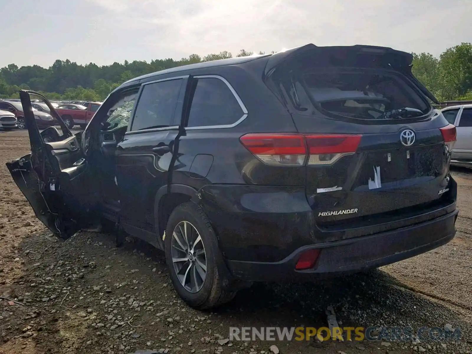 3 Photograph of a damaged car 5TDJZRFH4KS582129 TOYOTA HIGHLANDER 2019