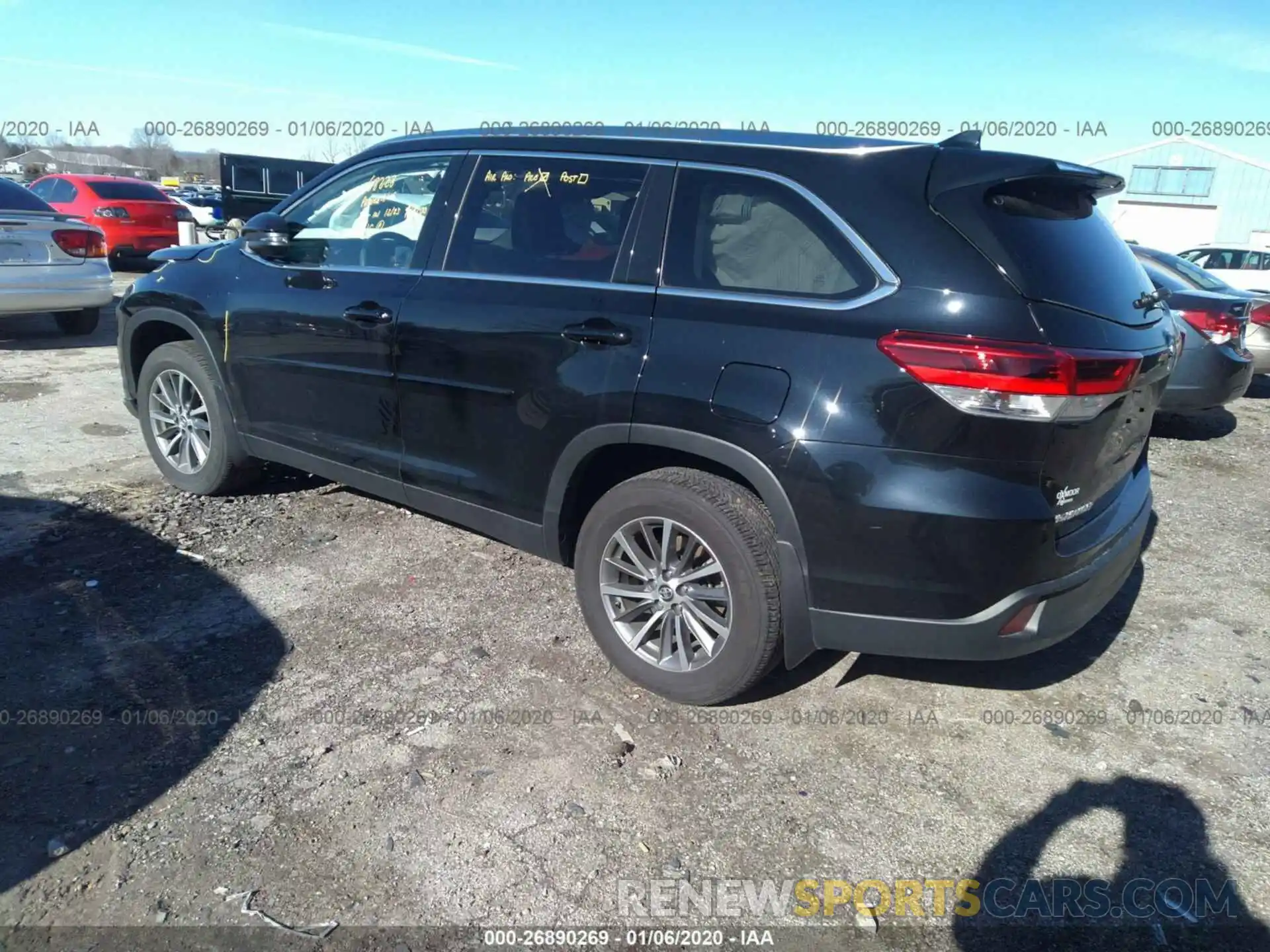 3 Photograph of a damaged car 5TDJZRFH4KS588190 TOYOTA HIGHLANDER 2019