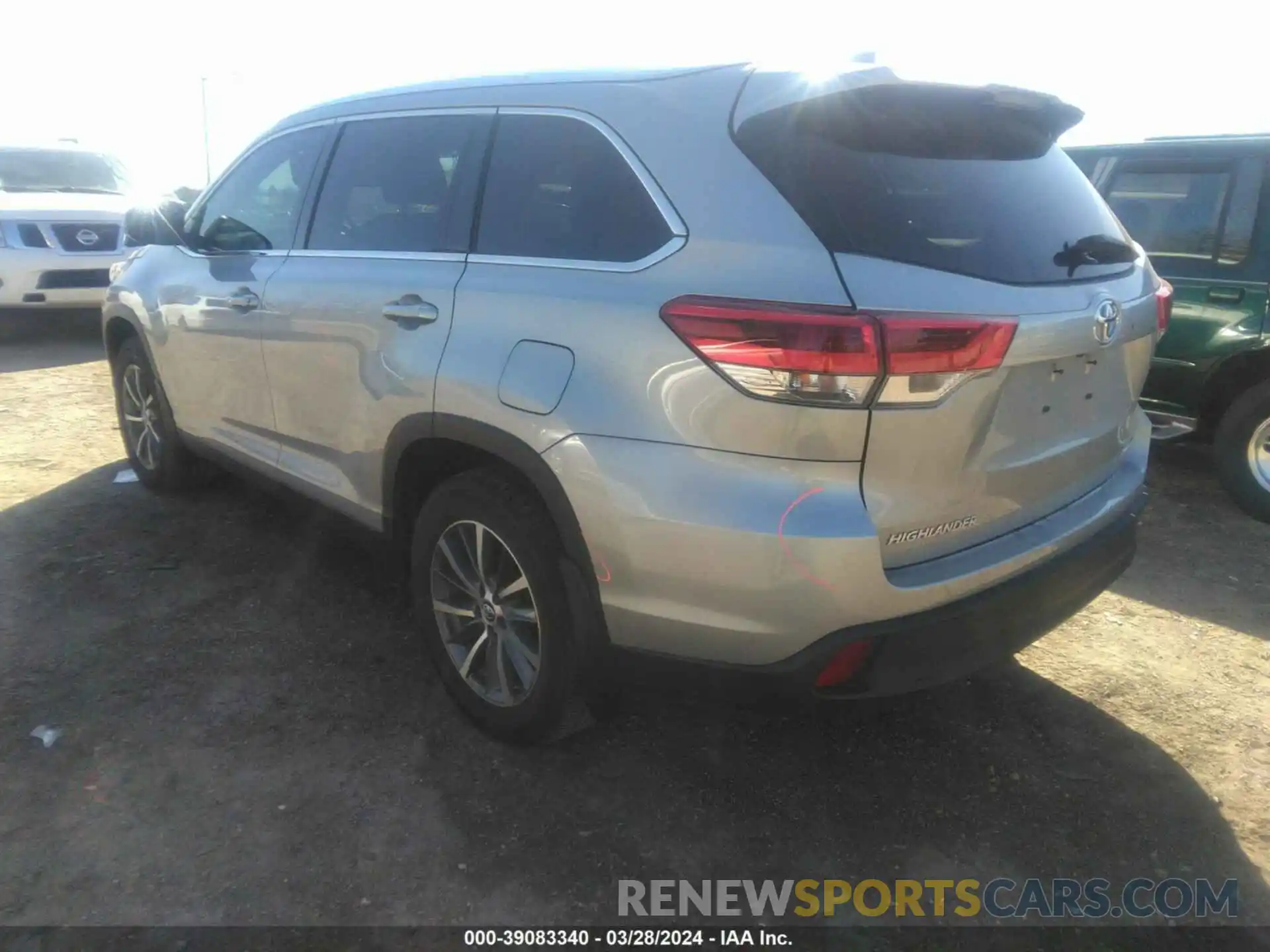 3 Photograph of a damaged car 5TDJZRFH4KS588545 TOYOTA HIGHLANDER 2019