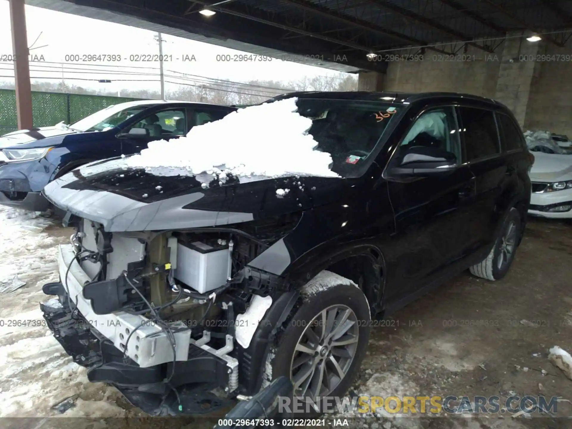 2 Photograph of a damaged car 5TDJZRFH4KS590795 TOYOTA HIGHLANDER 2019