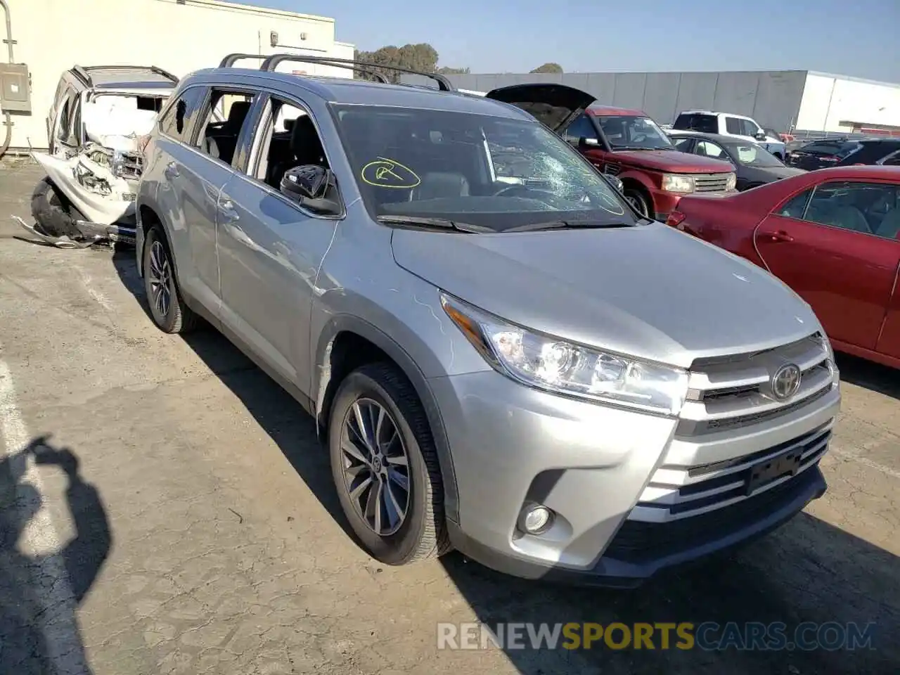 1 Photograph of a damaged car 5TDJZRFH4KS591364 TOYOTA HIGHLANDER 2019