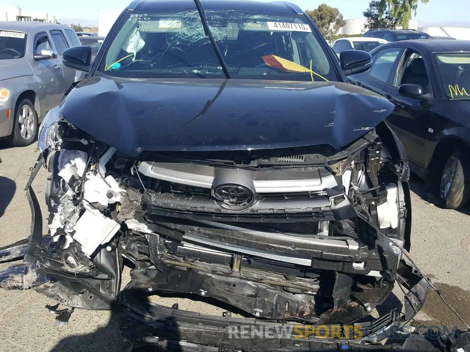 7 Photograph of a damaged car 5TDJZRFH4KS592076 TOYOTA HIGHLANDER 2019