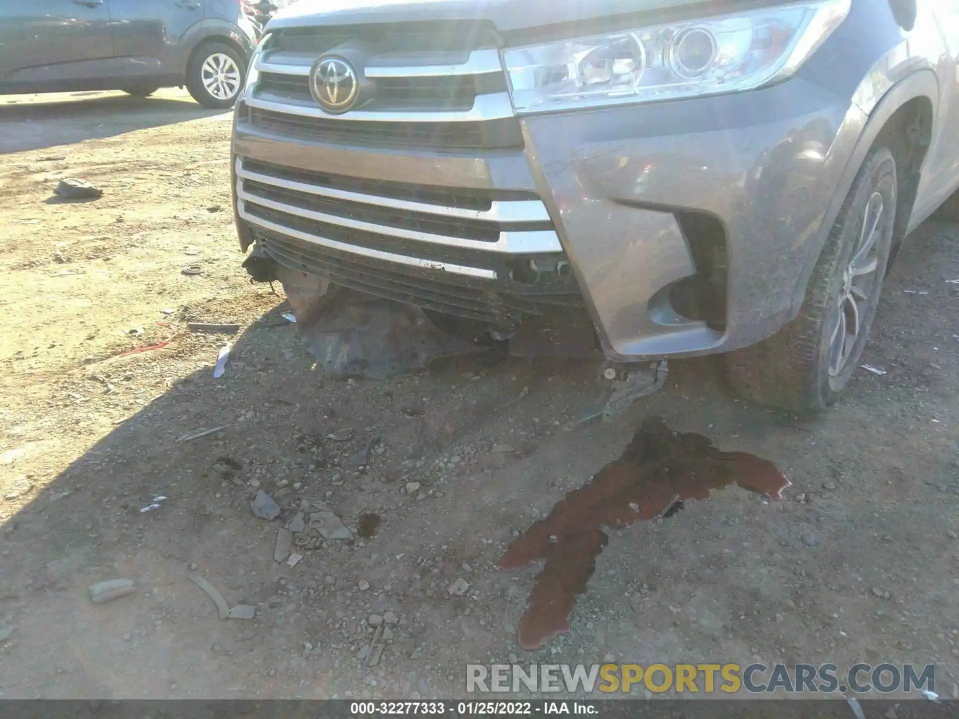 6 Photograph of a damaged car 5TDJZRFH4KS596015 TOYOTA HIGHLANDER 2019