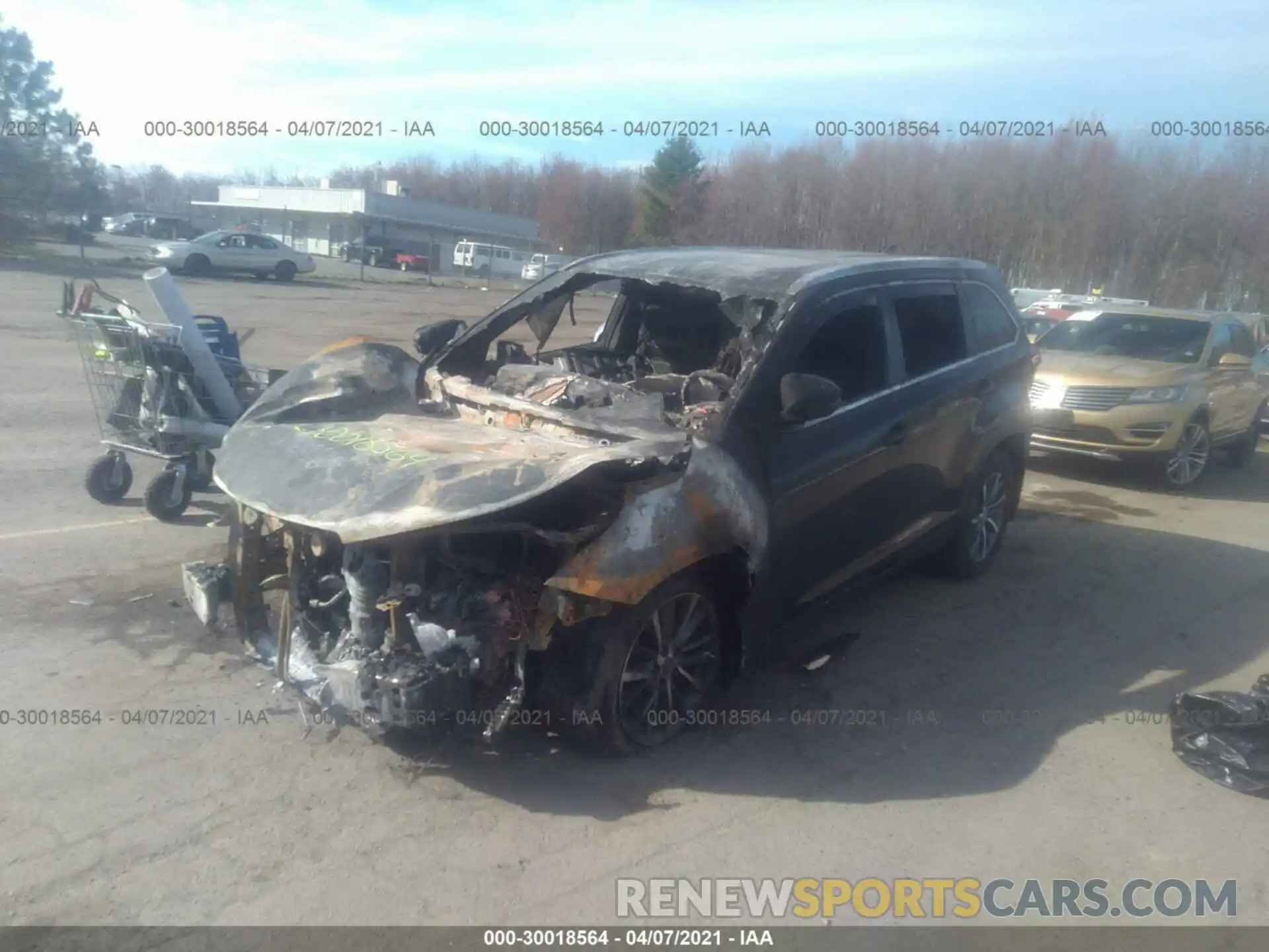 2 Photograph of a damaged car 5TDJZRFH4KS597648 TOYOTA HIGHLANDER 2019