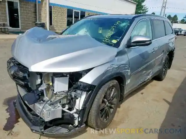 2 Photograph of a damaged car 5TDJZRFH4KS601004 TOYOTA HIGHLANDER 2019