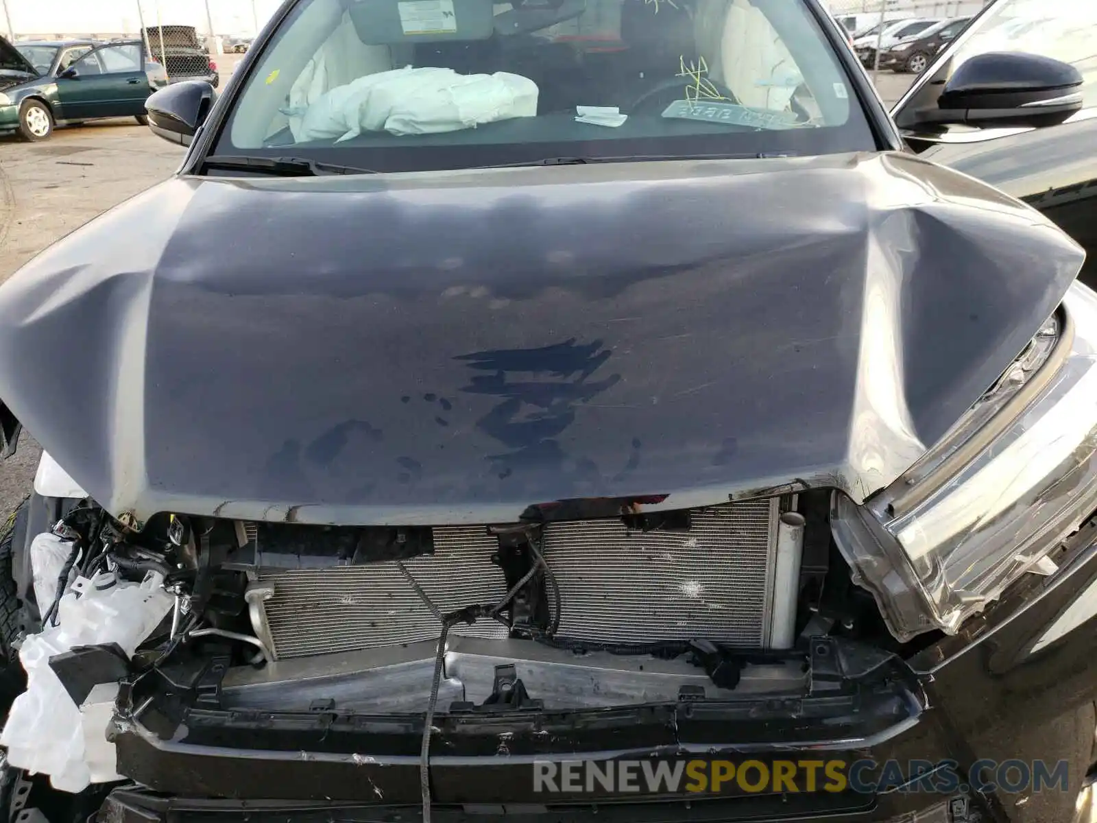7 Photograph of a damaged car 5TDJZRFH4KS603027 TOYOTA HIGHLANDER 2019