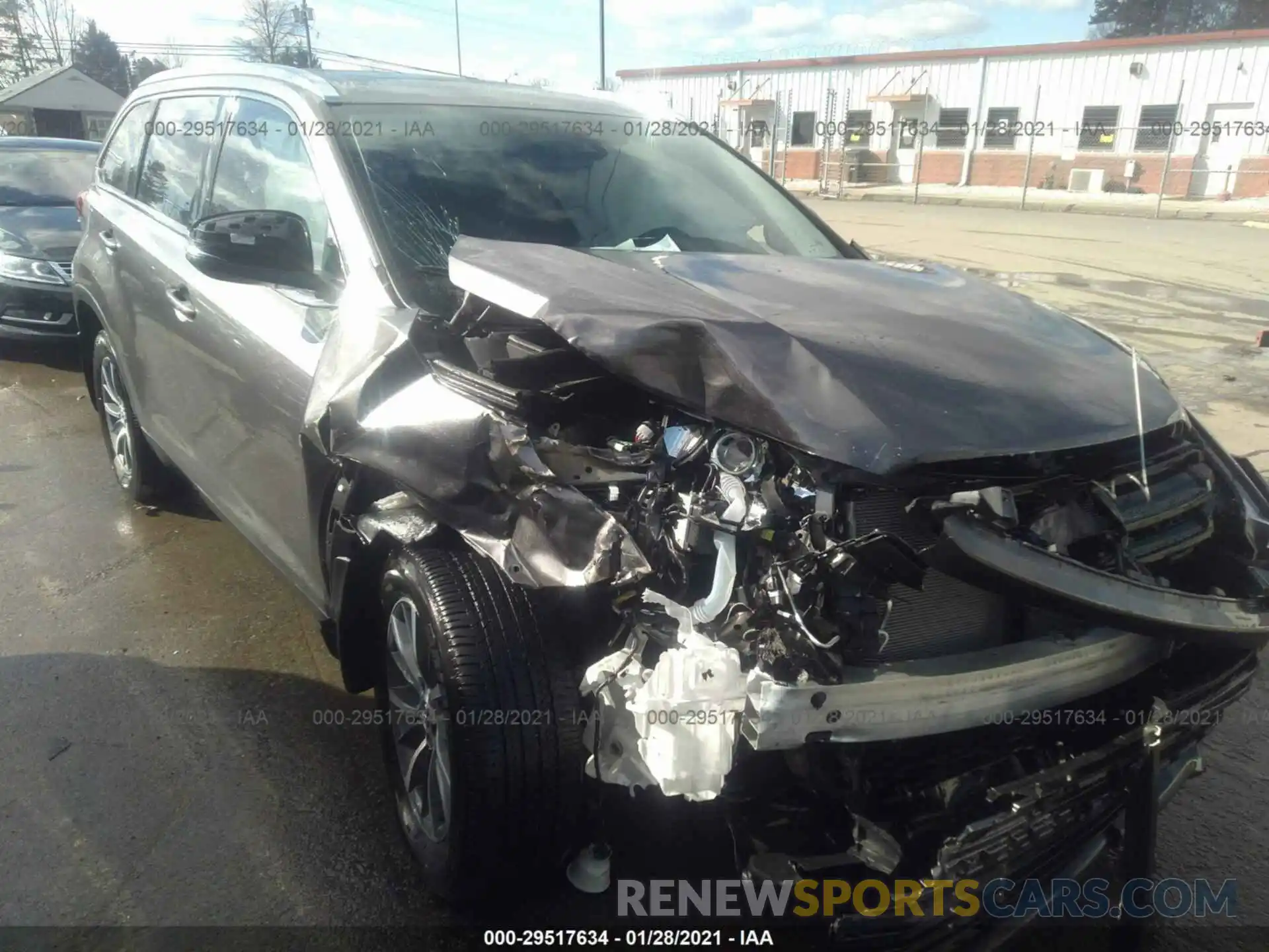 1 Photograph of a damaged car 5TDJZRFH4KS603819 TOYOTA HIGHLANDER 2019