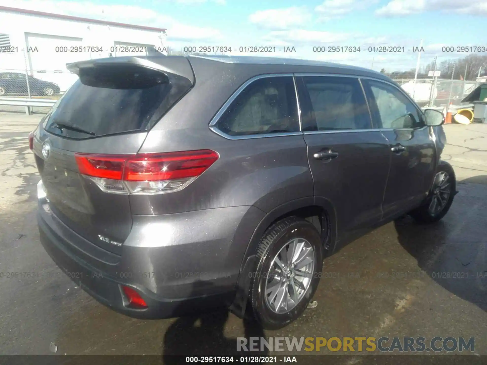 4 Photograph of a damaged car 5TDJZRFH4KS603819 TOYOTA HIGHLANDER 2019