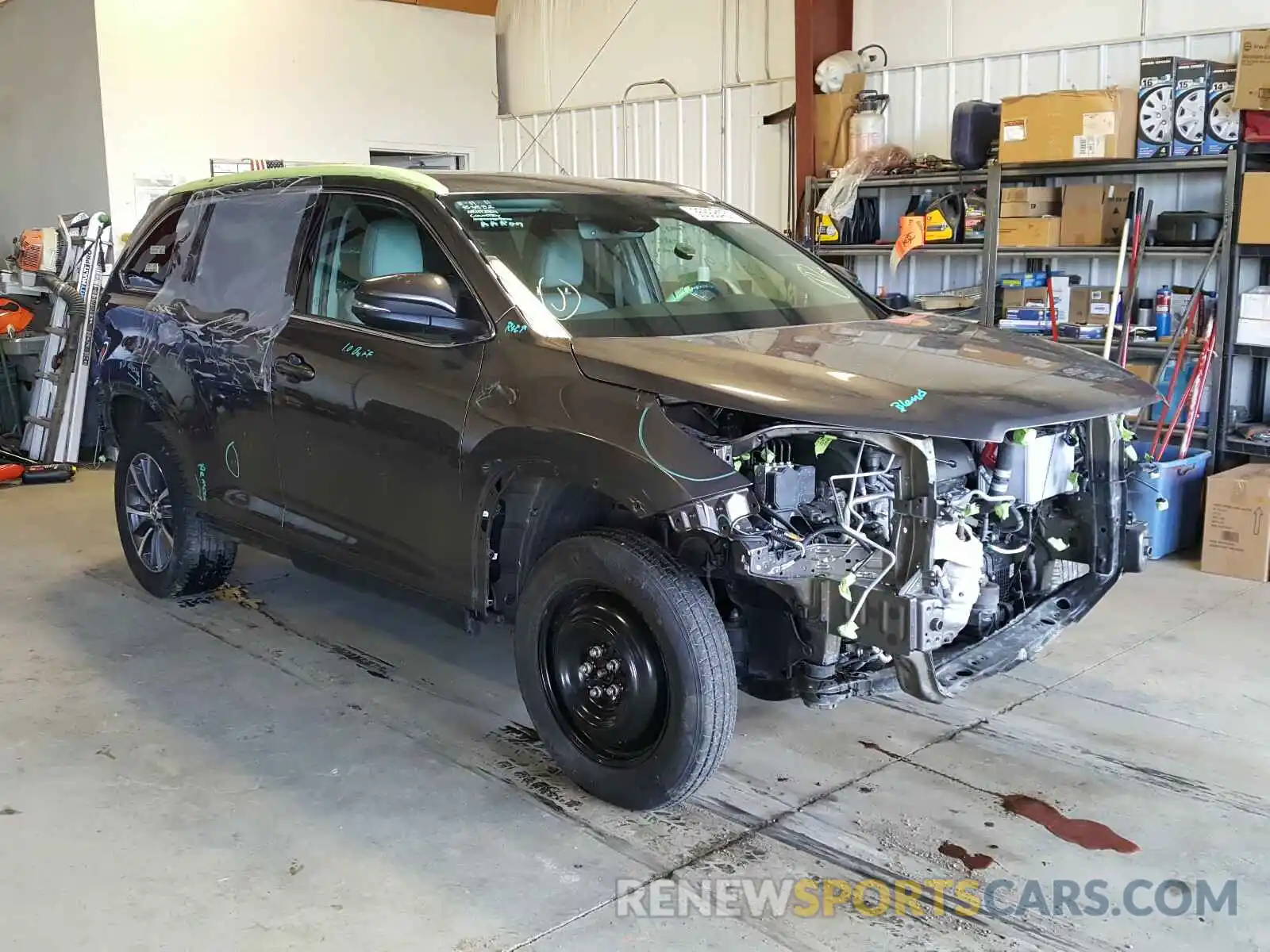 1 Photograph of a damaged car 5TDJZRFH4KS604548 TOYOTA HIGHLANDER 2019