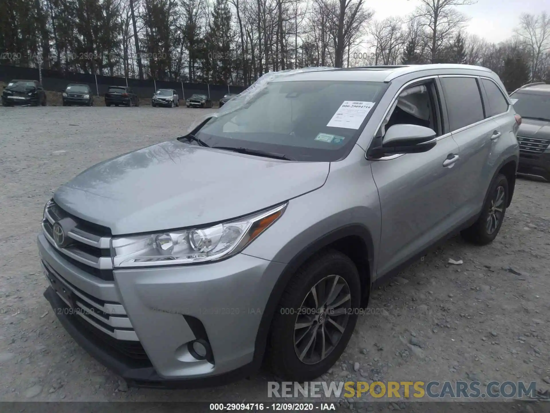 2 Photograph of a damaged car 5TDJZRFH4KS604839 TOYOTA HIGHLANDER 2019