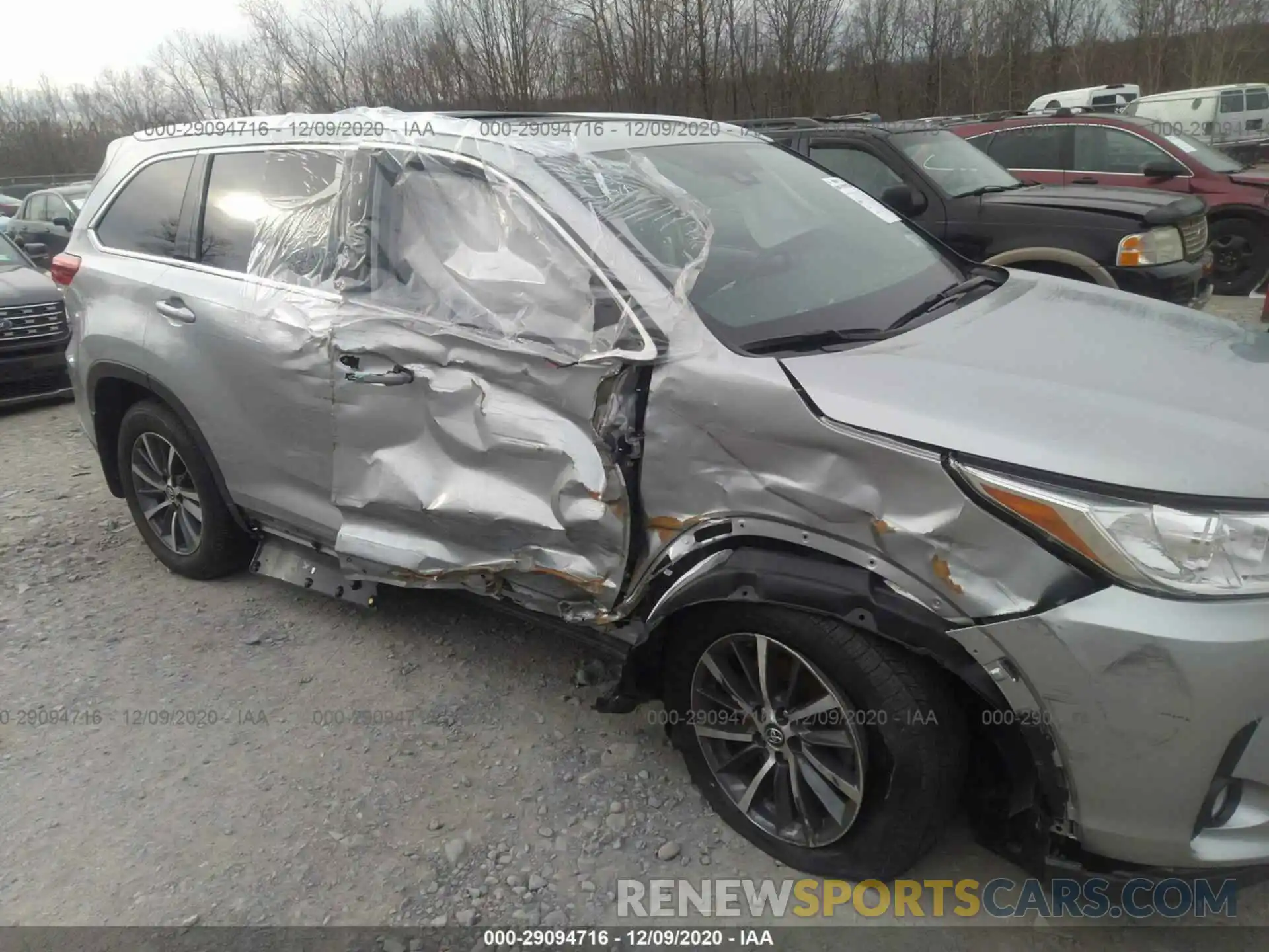 6 Photograph of a damaged car 5TDJZRFH4KS604839 TOYOTA HIGHLANDER 2019