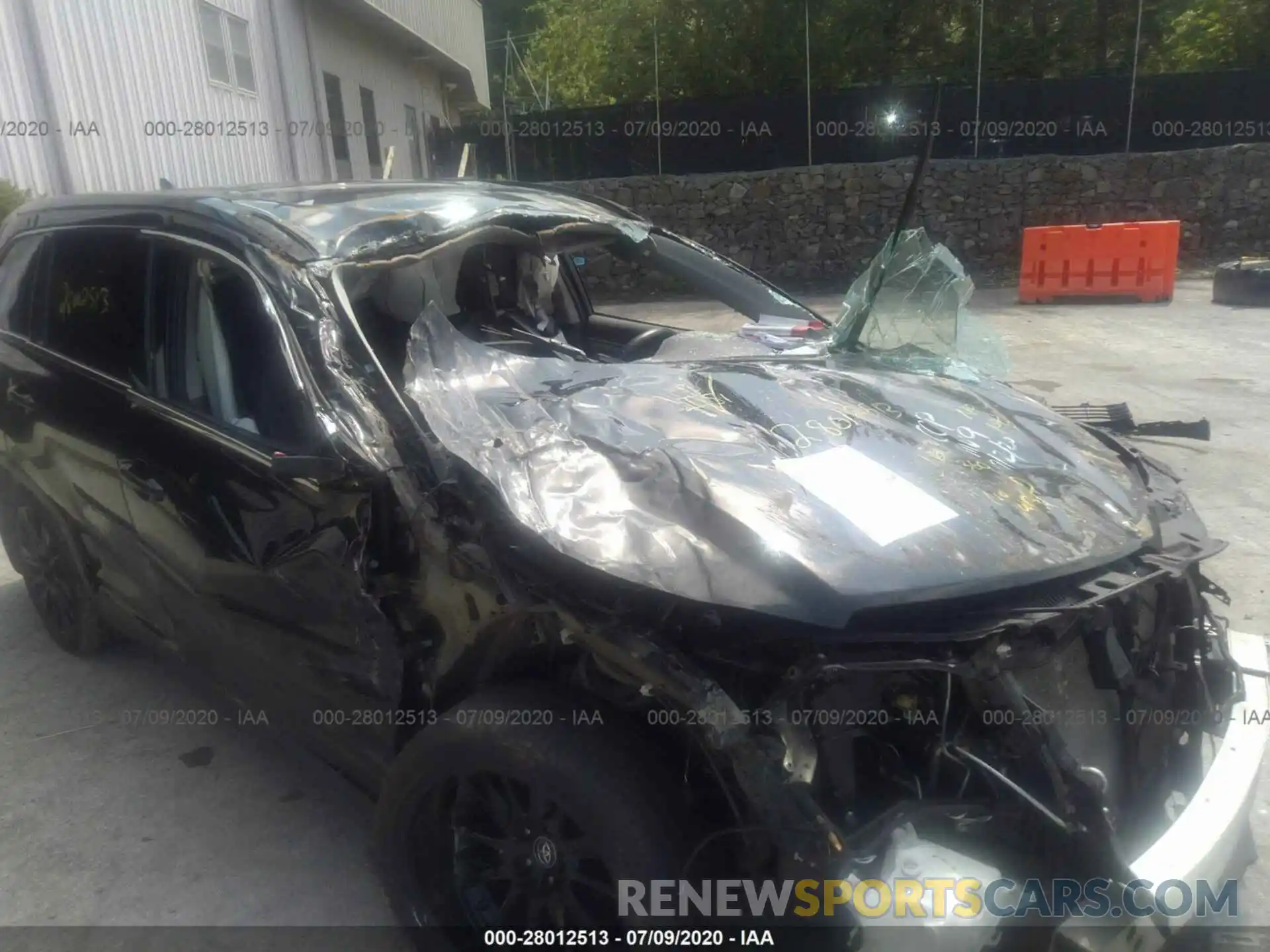 6 Photograph of a damaged car 5TDJZRFH4KS608907 TOYOTA HIGHLANDER 2019