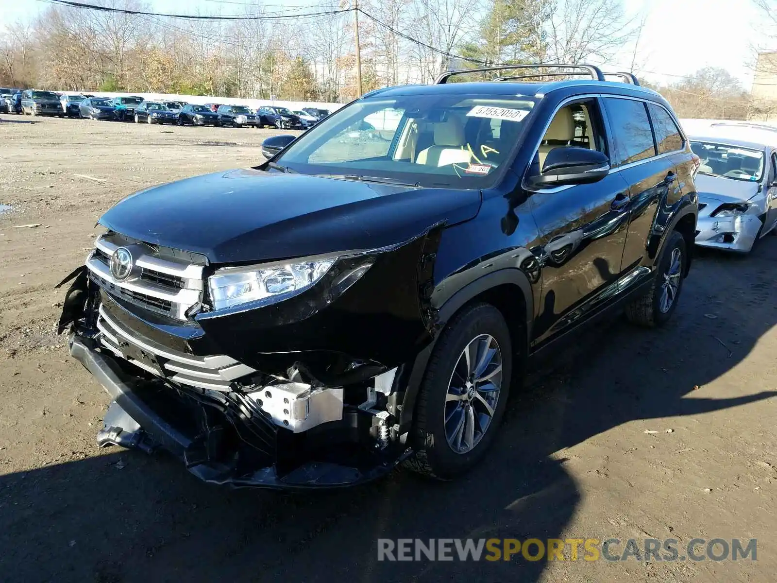 2 Photograph of a damaged car 5TDJZRFH4KS613217 TOYOTA HIGHLANDER 2019