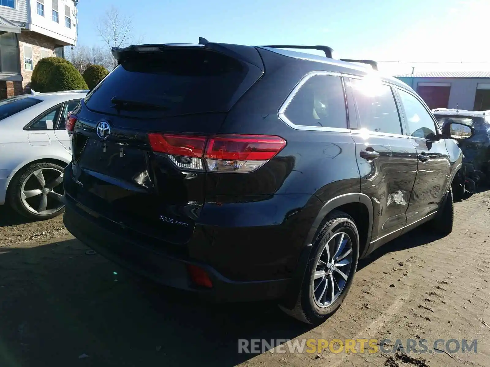 4 Фотография поврежденного автомобиля 5TDJZRFH4KS613217 TOYOTA HIGHLANDER 2019