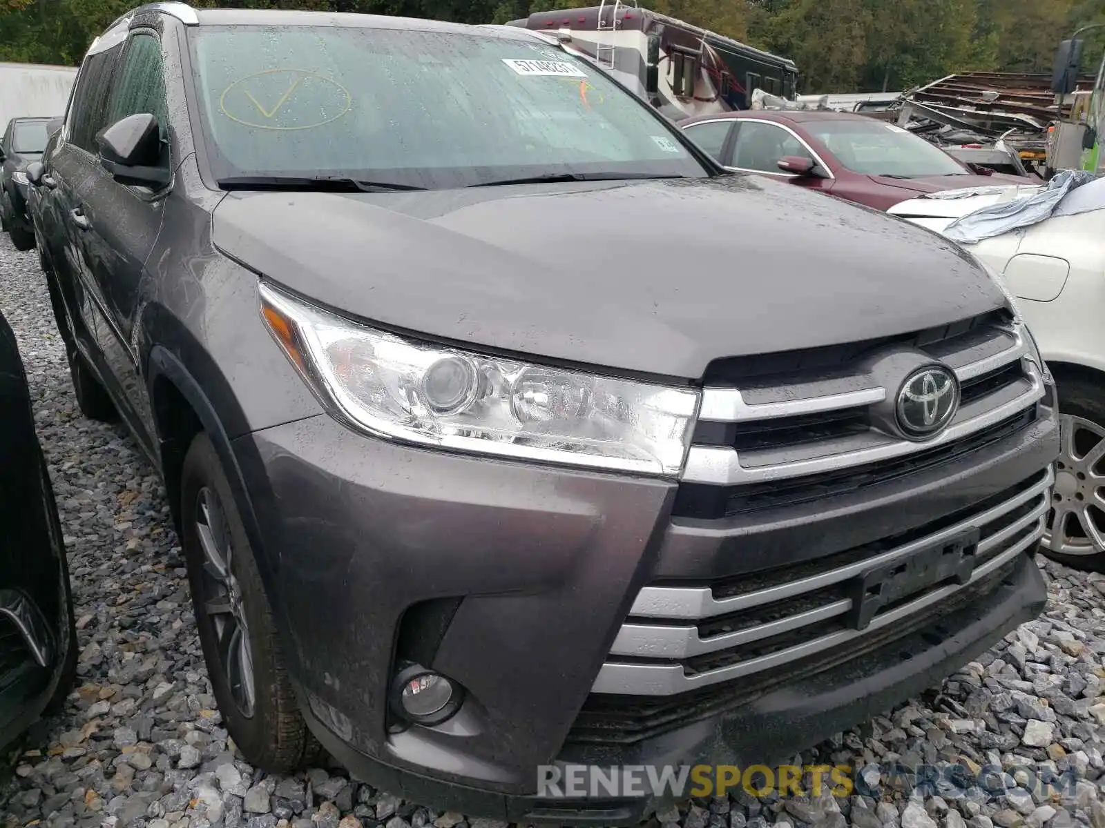 1 Photograph of a damaged car 5TDJZRFH4KS616120 TOYOTA HIGHLANDER 2019