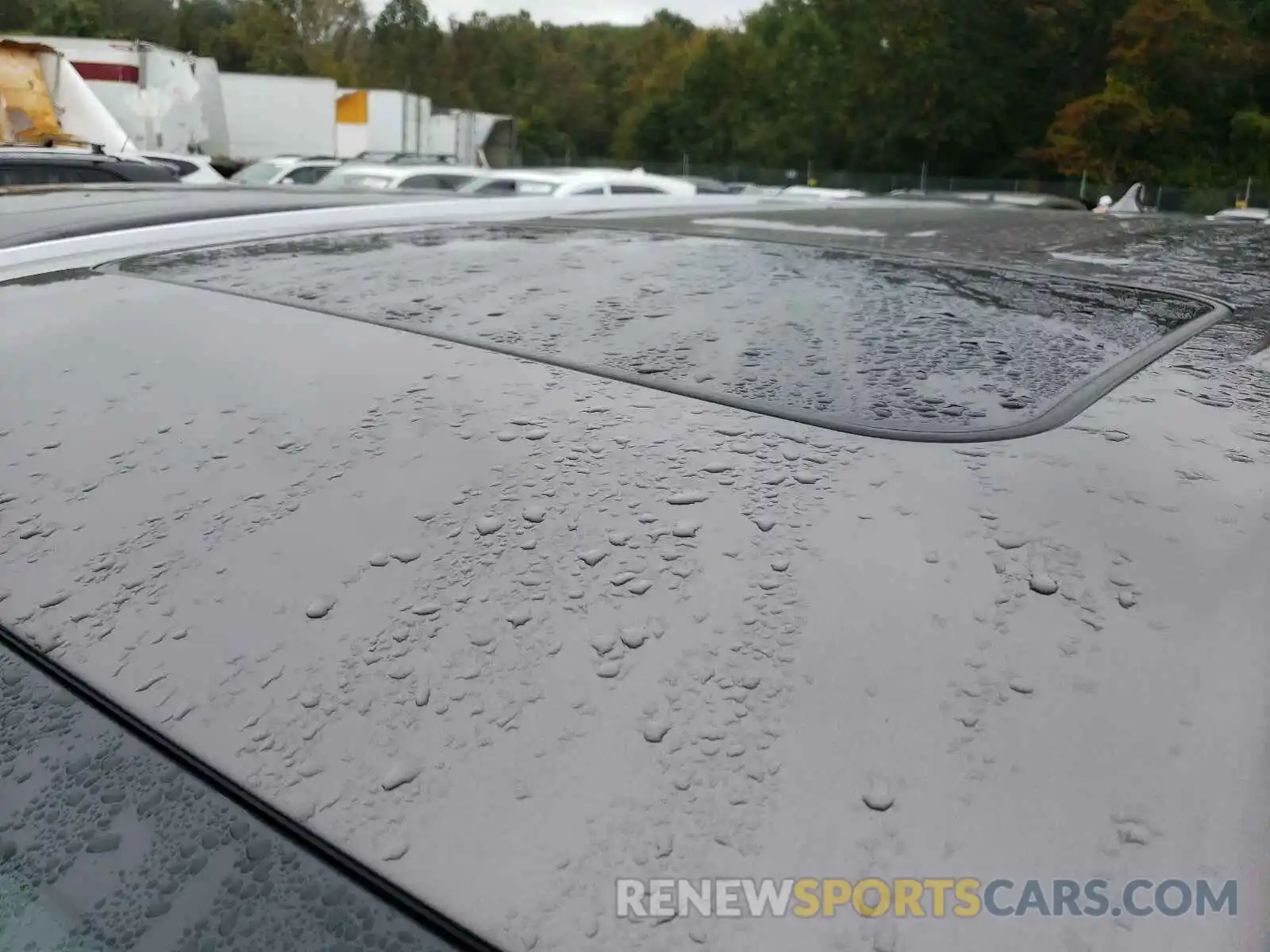 10 Photograph of a damaged car 5TDJZRFH4KS616120 TOYOTA HIGHLANDER 2019