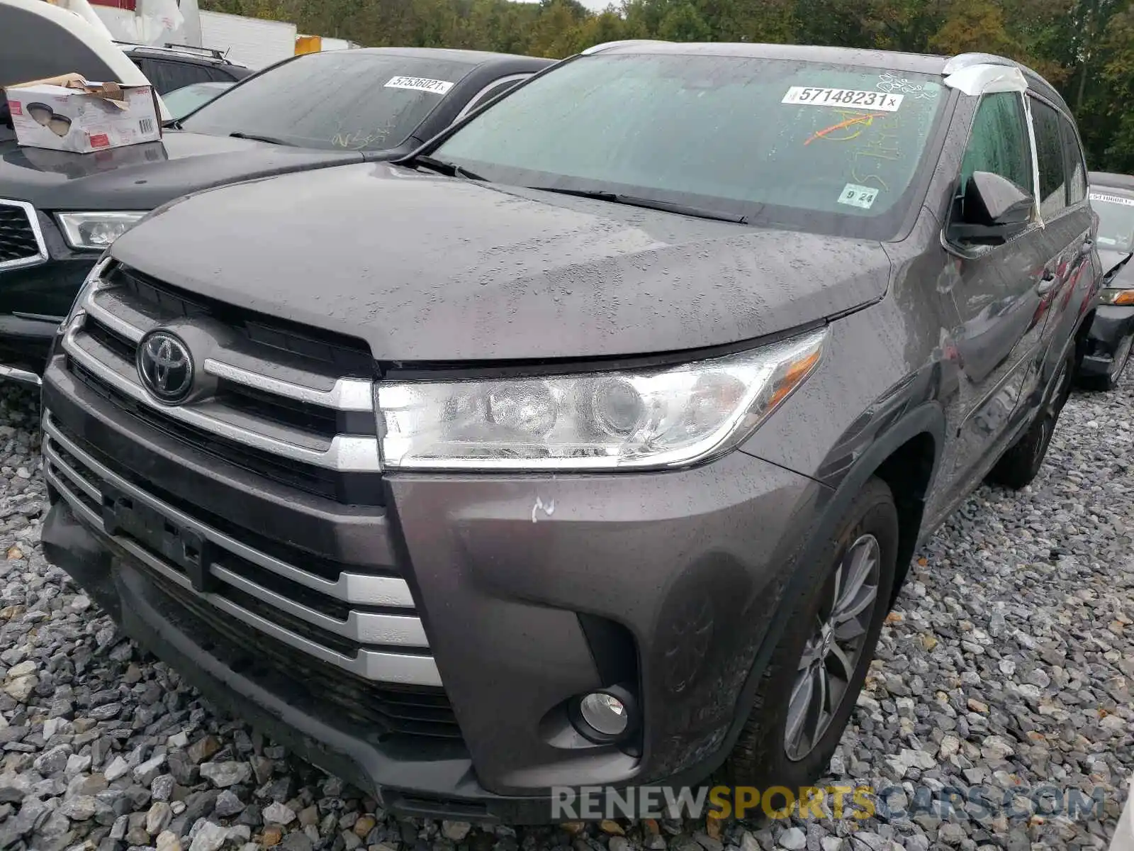 2 Photograph of a damaged car 5TDJZRFH4KS616120 TOYOTA HIGHLANDER 2019