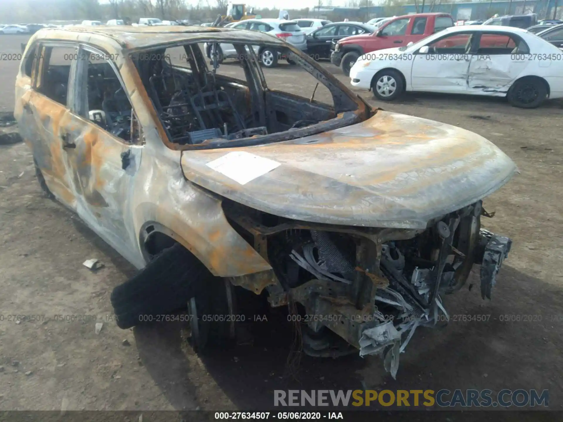 1 Photograph of a damaged car 5TDJZRFH4KS616490 TOYOTA HIGHLANDER 2019