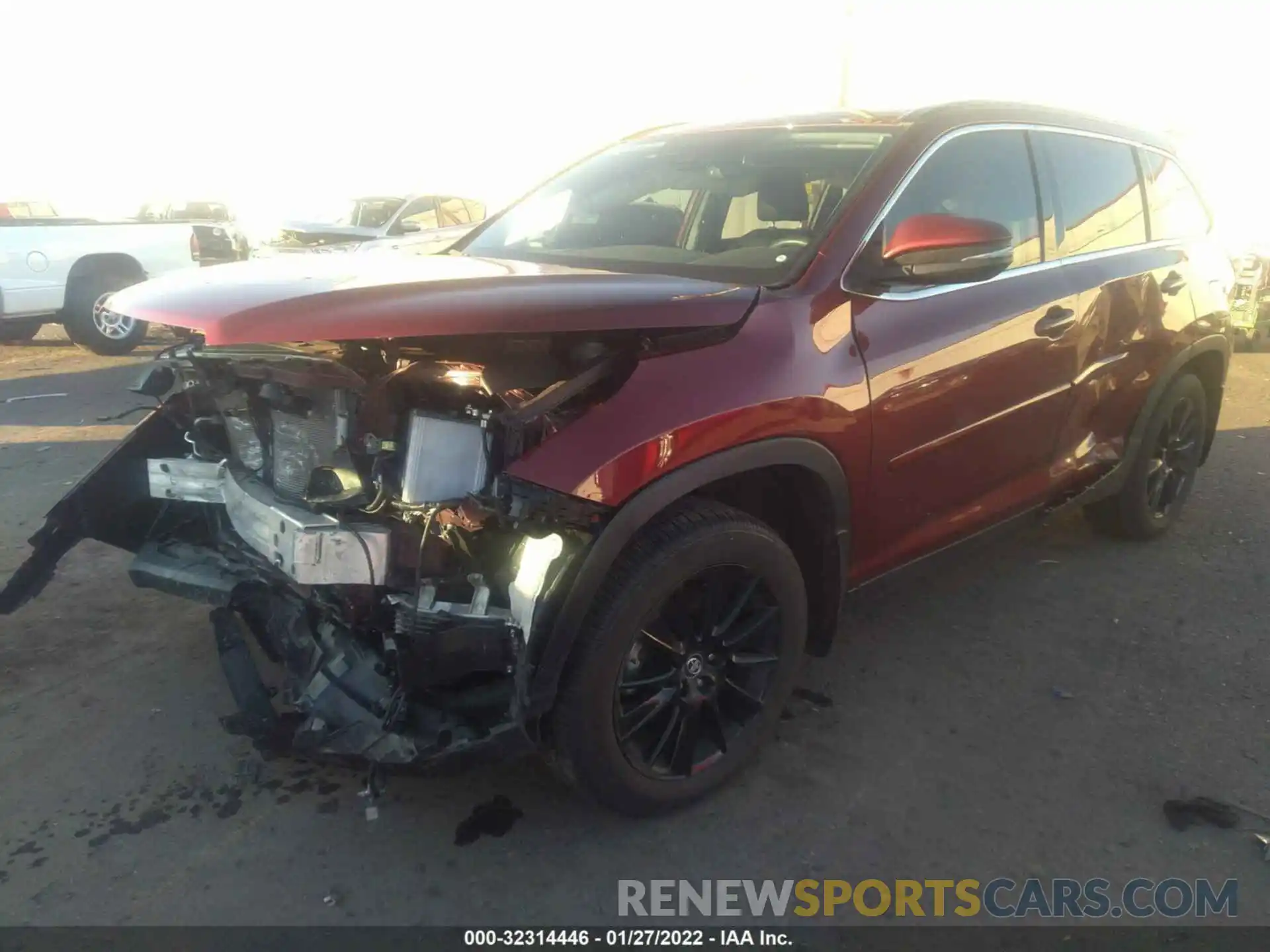 2 Photograph of a damaged car 5TDJZRFH4KS617686 TOYOTA HIGHLANDER 2019