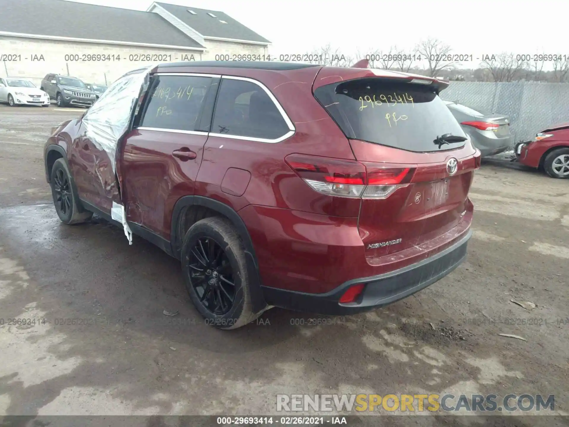 3 Photograph of a damaged car 5TDJZRFH4KS619809 TOYOTA HIGHLANDER 2019