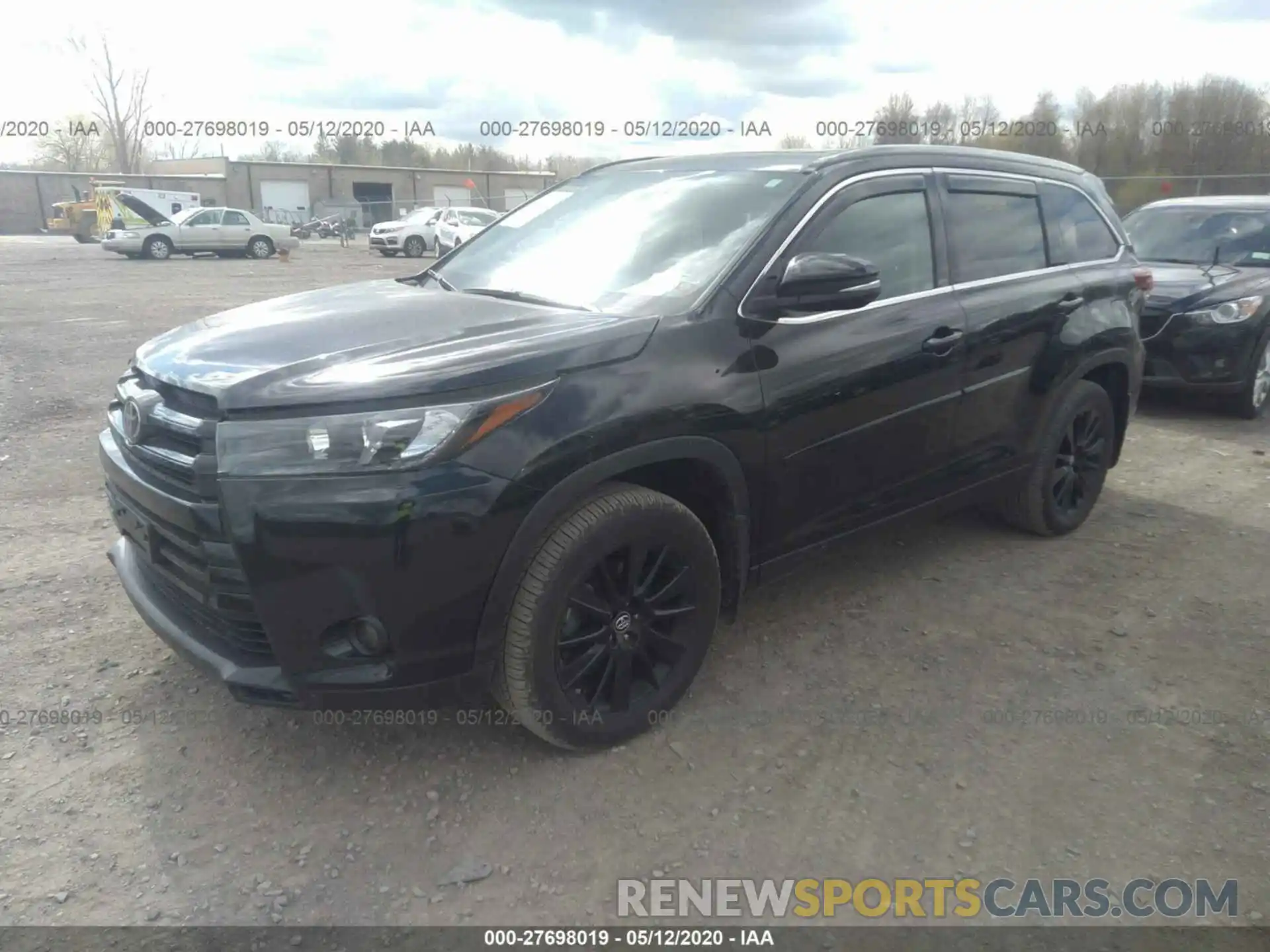 2 Photograph of a damaged car 5TDJZRFH4KS620278 TOYOTA HIGHLANDER 2019