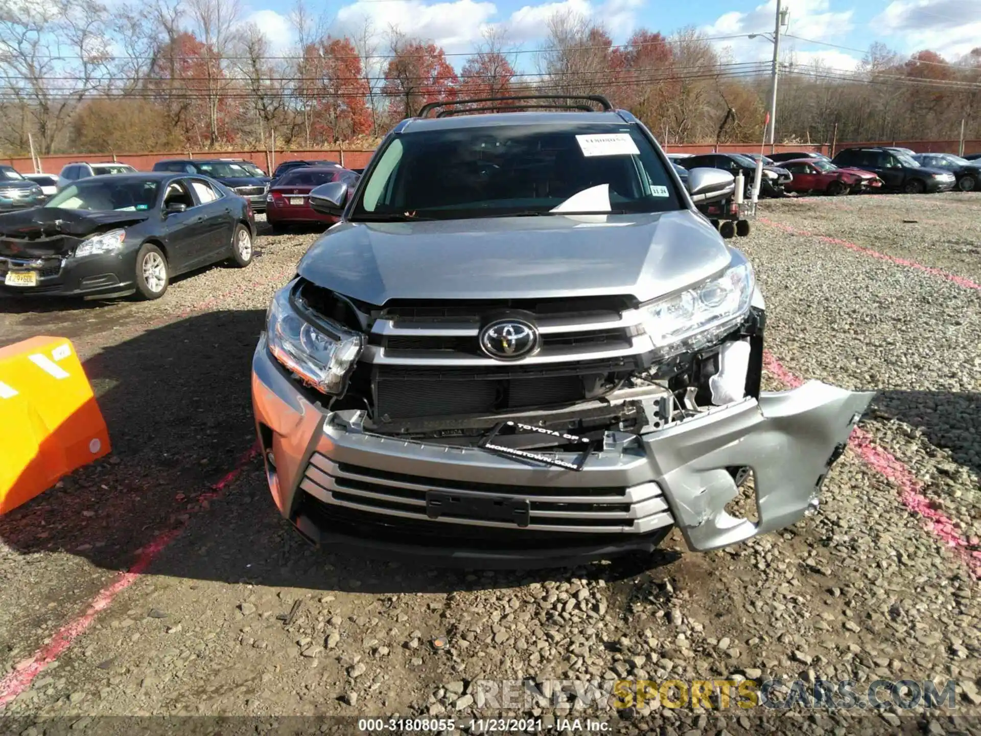 6 Photograph of a damaged car 5TDJZRFH4KS621818 TOYOTA HIGHLANDER 2019