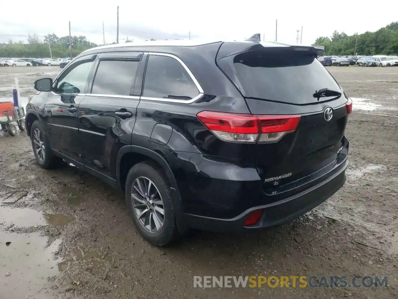 3 Photograph of a damaged car 5TDJZRFH4KS627506 TOYOTA HIGHLANDER 2019