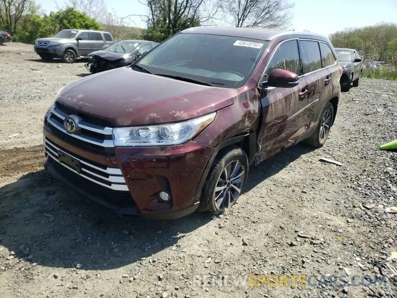 2 Photograph of a damaged car 5TDJZRFH4KS701006 TOYOTA HIGHLANDER 2019