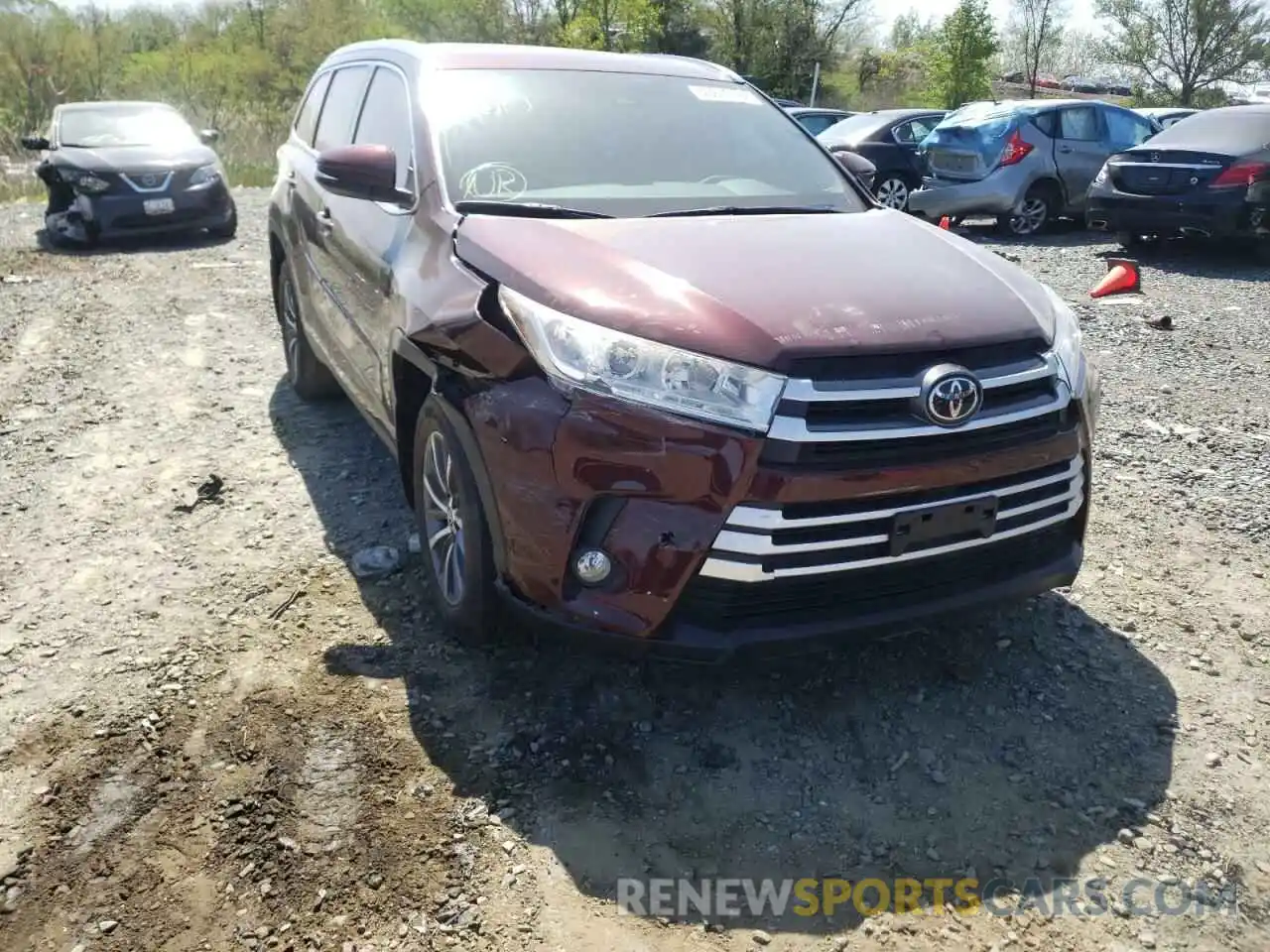 9 Photograph of a damaged car 5TDJZRFH4KS701006 TOYOTA HIGHLANDER 2019