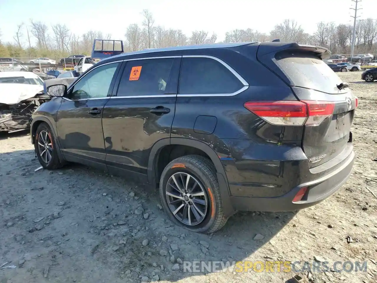 2 Photograph of a damaged car 5TDJZRFH4KS702186 TOYOTA HIGHLANDER 2019