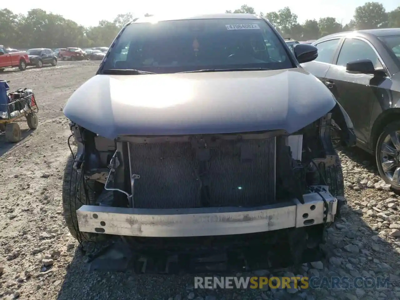 9 Photograph of a damaged car 5TDJZRFH4KS704715 TOYOTA HIGHLANDER 2019