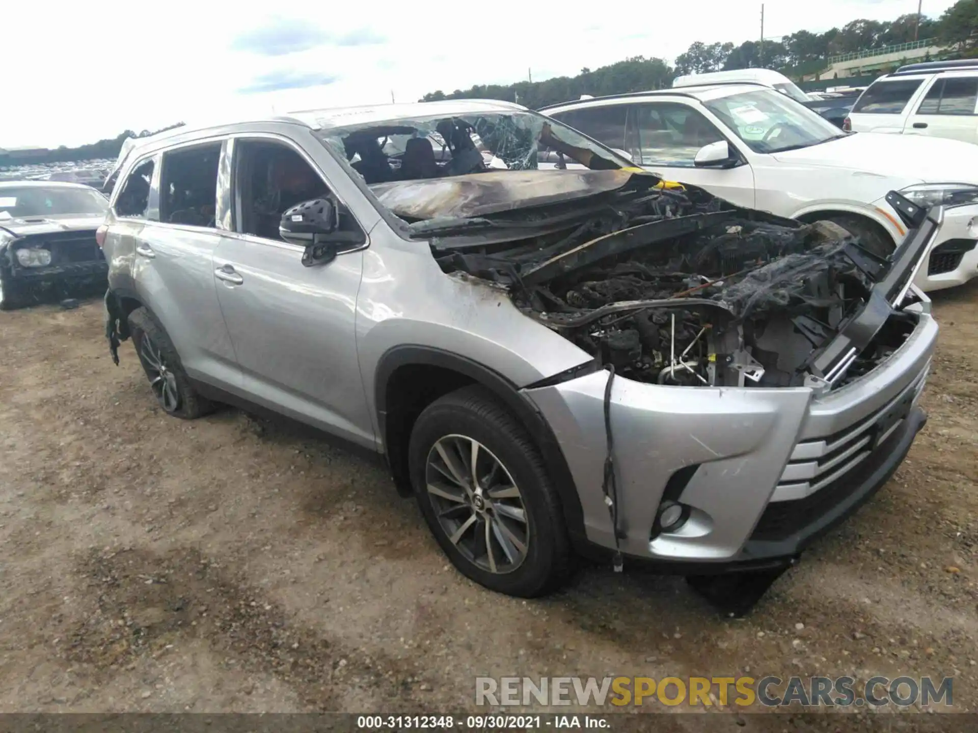 1 Фотография поврежденного автомобиля 5TDJZRFH4KS706545 TOYOTA HIGHLANDER 2019