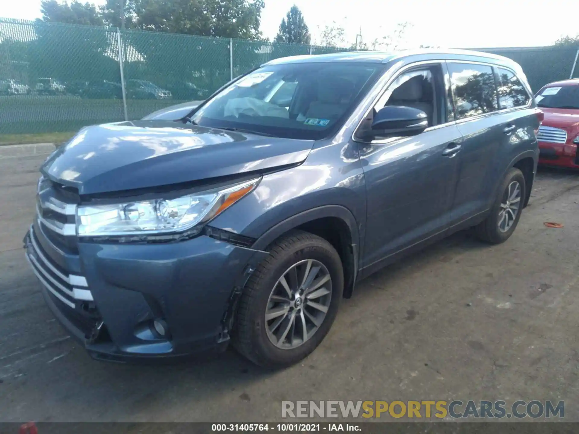 2 Photograph of a damaged car 5TDJZRFH4KS711194 TOYOTA HIGHLANDER 2019