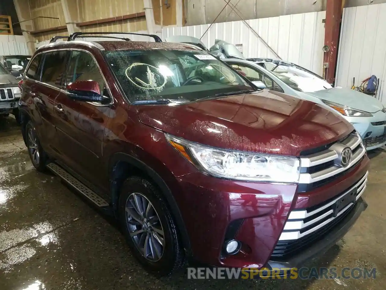 1 Photograph of a damaged car 5TDJZRFH4KS714984 TOYOTA HIGHLANDER 2019