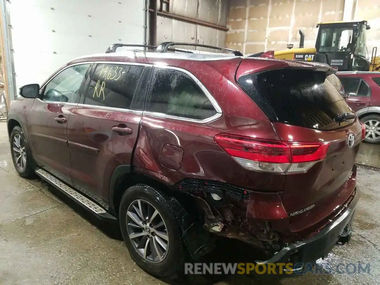 3 Photograph of a damaged car 5TDJZRFH4KS714984 TOYOTA HIGHLANDER 2019